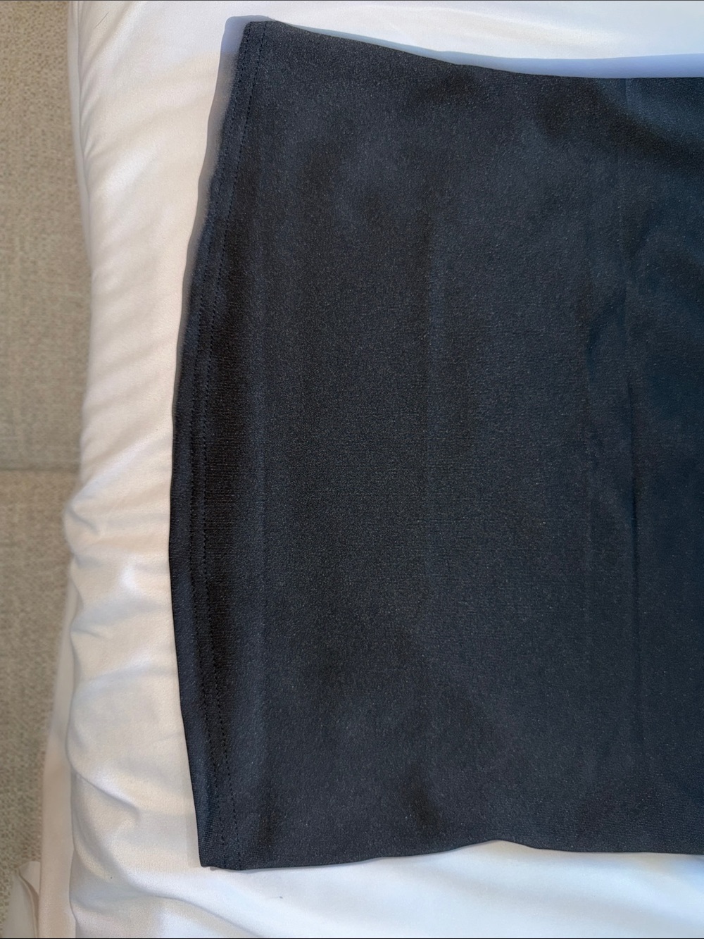 SHEIN BOW DETAIL TOP - Picture 3 of 4